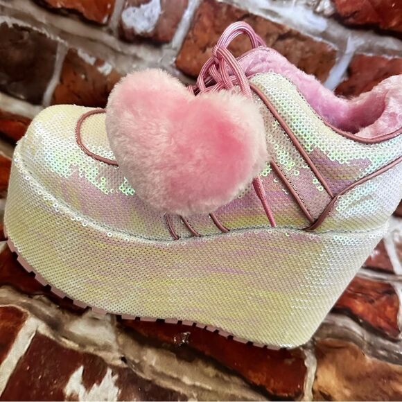 NWT Sugar Thrillz opalescent sequin heart plush cascade dreams platforms Sz 7 - Picture 9 of 10